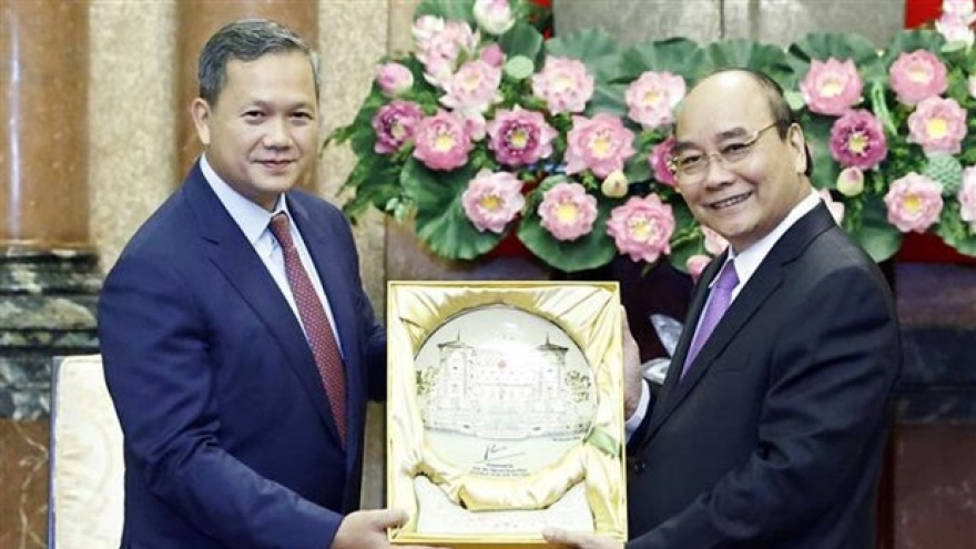 President receives Cambodian high-ranking military officer
